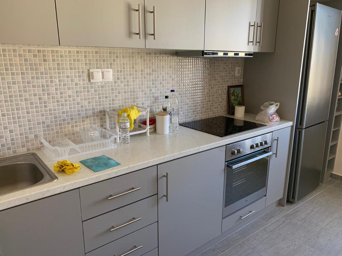 Appartment Near Center Corinth Bagian luar foto